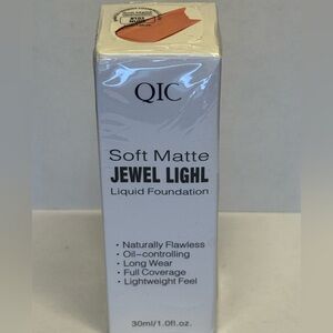 QIC Matte Liquid Foundation Full Coverage #102 Nude Long-Lasting ex 08/27